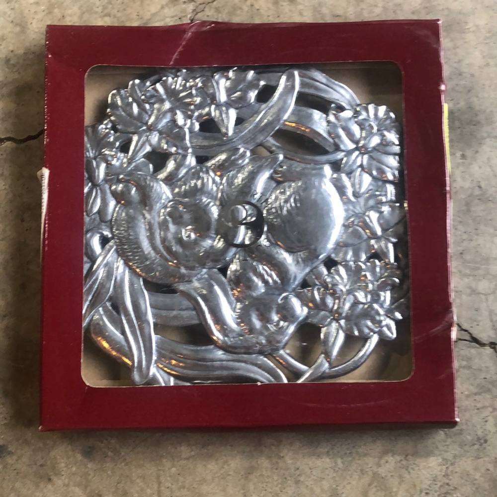 author court rabbit trivot